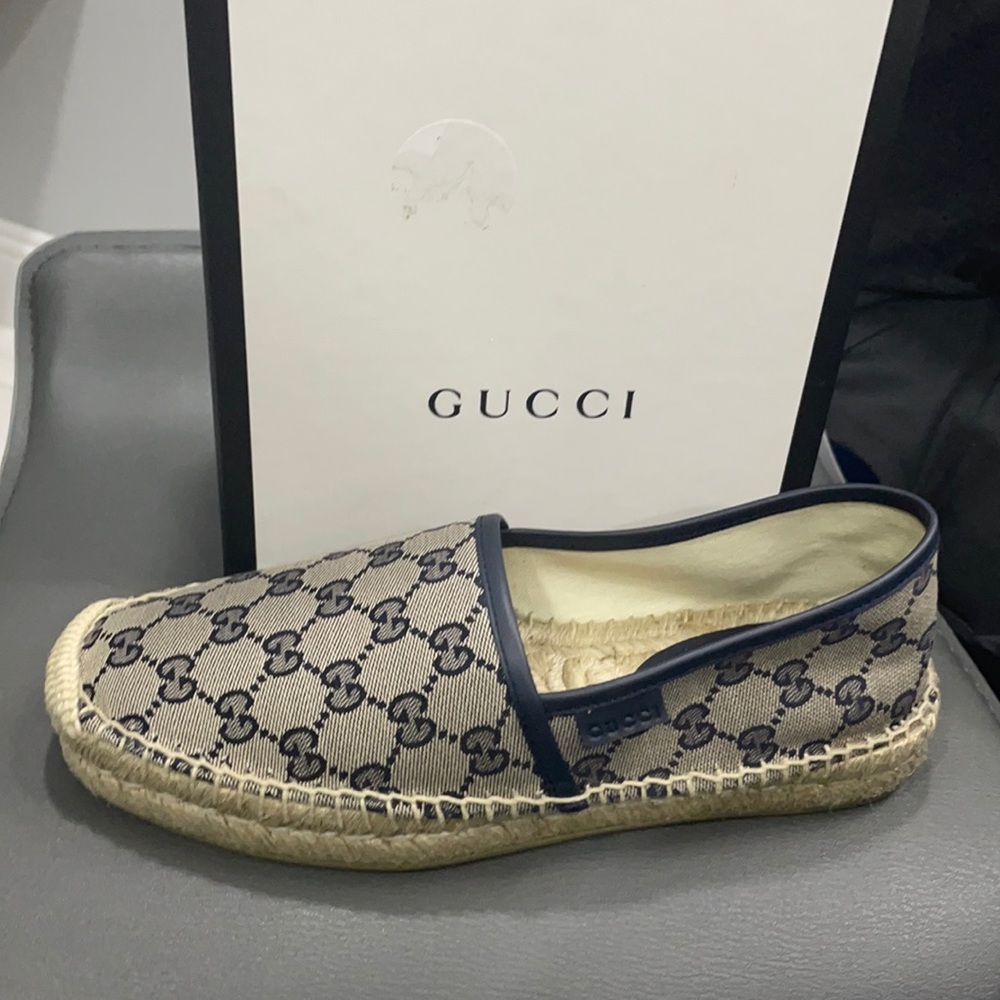 Gucci Espadrilles. Smoke and pet free environment.